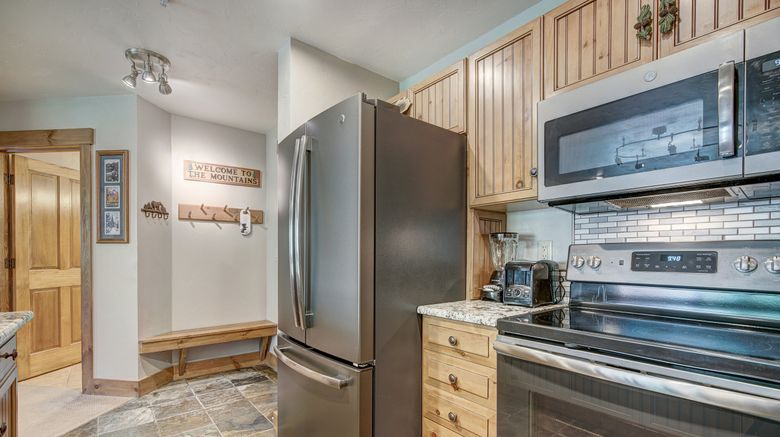 <b>Mountain Thunder Lodge Room</b>. Images powered by <a href="https://www.leonardoworldwide.com/" title="Leonardo Worldwide" target="_blank">Leonardo</a>.