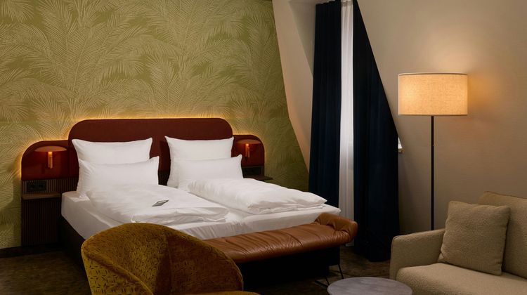 Metropolitan Hotel by Flemings Room