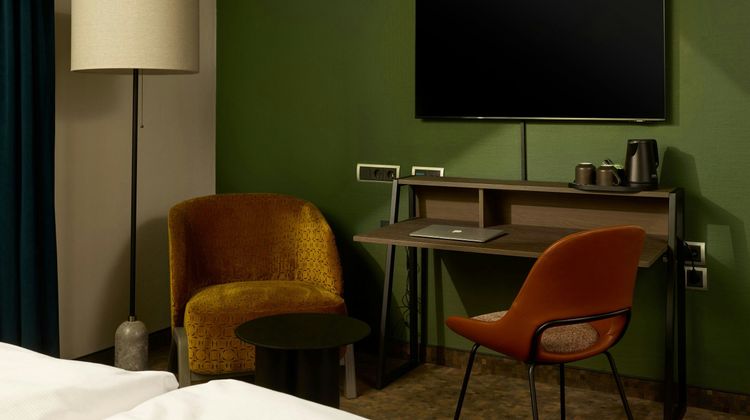 Metropolitan Hotel by Flemings Room