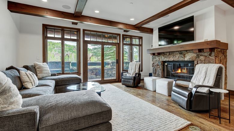 <b>Bachelor Gulch Village Room</b>. Images powered by <a href="https://www.leonardoworldwide.com/" title="Leonardo Worldwide" target="_blank">Leonardo</a>.