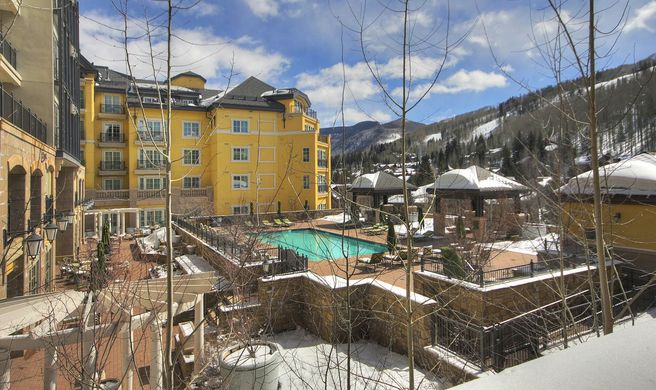 Legendary Lodging Exterior