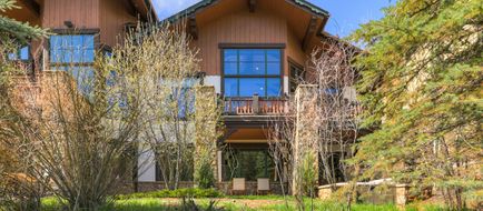 Legendary Lodging Exterior