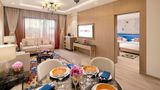 <b>The Crown - IHCL SeleQtions Suite</b>. Images powered by <a href="https://www.leonardoworldwide.com/" title="Leonardo Worldwide" target="_blank">Leonardo</a>.