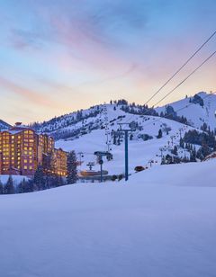 Grand Summit Hotel