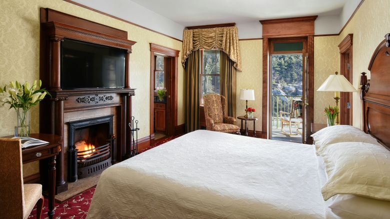<b>Mohonk Mountain House Suite</b>. Images powered by <a href="https://www.leonardoworldwide.com/" title="Leonardo Worldwide" target="_blank">Leonardo</a>.