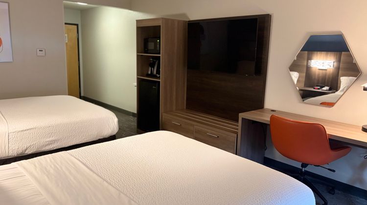 Holiday Inn Express Room