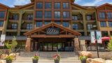 Grand Summit Hotel Exterior
