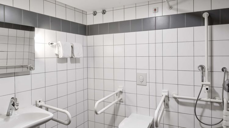 B&B Hotel Frankfurt-Messe Room