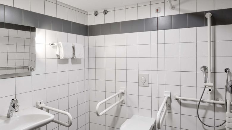 <b>B&B Hotel Frankfurt-Messe Room</b>. Images powered by <a href="https://www.leonardoworldwide.com/" title="Leonardo Worldwide" target="_blank">Leonardo</a>.