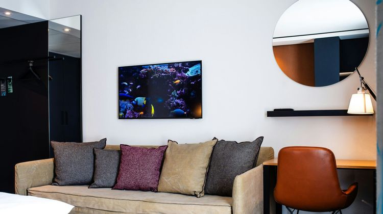 Motel One Stuttgart-Mitte Room