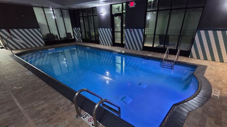Holiday Inn St Louis/Fairview Heights Pool