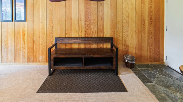 <b>Evergreen Condominiums Lobby</b>. Images powered by <a href="https://www.leonardoworldwide.com/" title="Leonardo Worldwide" target="_blank">Leonardo</a>.