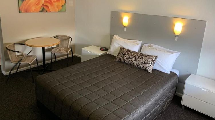 Orana Windmill Motel Room