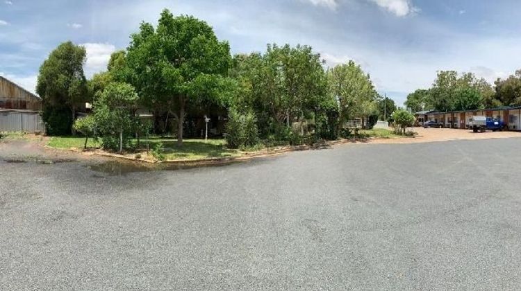 Orana Windmill Motel Exterior