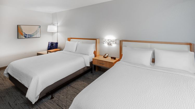 Holiday Inn Express Hotel & Suites Room
