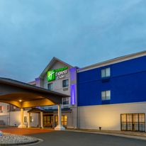 Holiday Inn Express Hotel & Suites