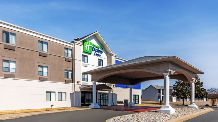 Holiday Inn Express Hotel & Suites Exterior