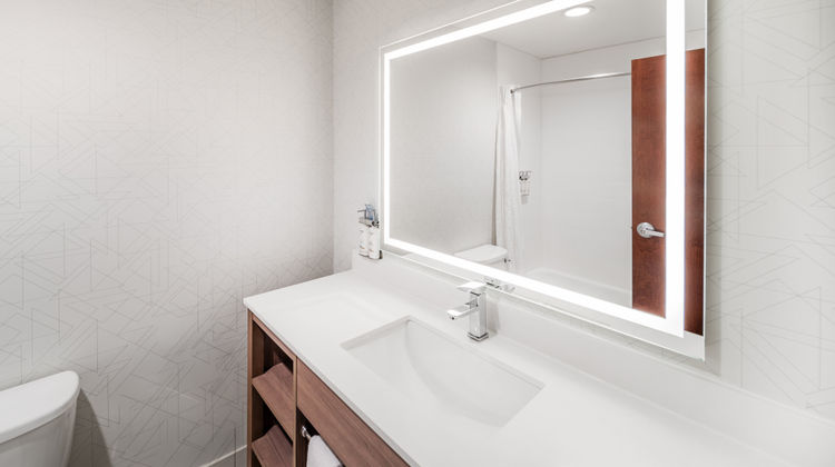 Holiday Inn Express Hotel & Suites Room