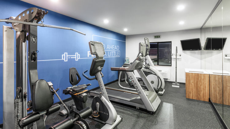 Holiday Inn Express Hotel & Suites Health Club