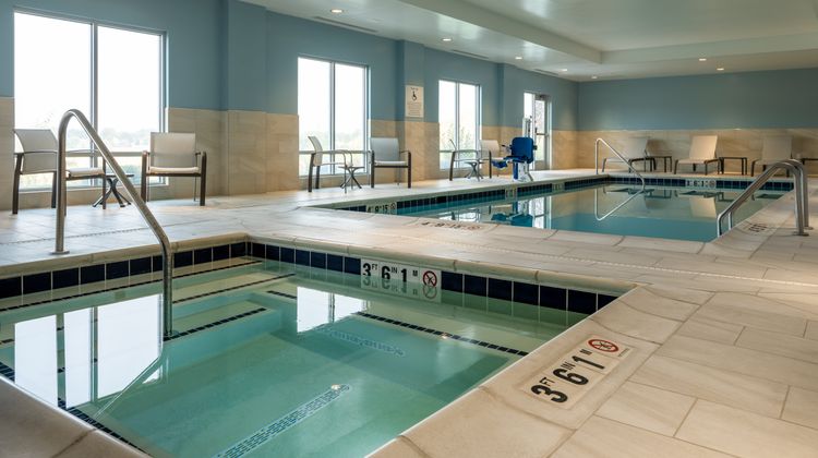 Holiday Inn Express Meridian-Boise West Pool