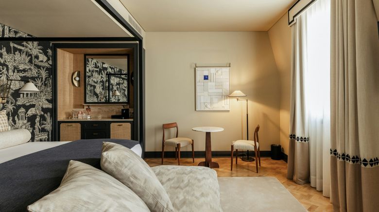 <b>Hotel Infante de Sagres Suite</b>. Images powered by <a href="https://www.leonardoworldwide.com/" title="Leonardo Worldwide" target="_blank">Leonardo</a>.