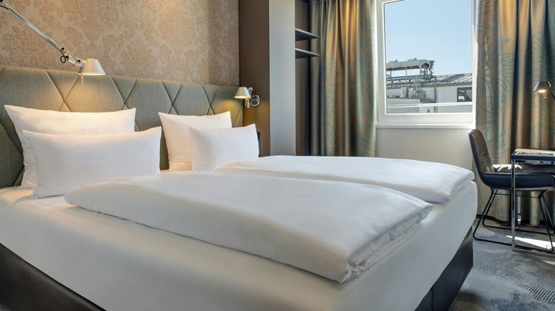 <b>Motel One Muenchen-Sendlinger Tor Room</b>. Images powered by <a href="https://www.leonardoworldwide.com/" title="Leonardo Worldwide" target="_blank">Leonardo</a>.