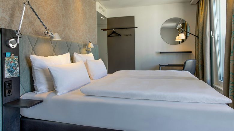 <b>Motel One Muenchen-Sendlinger Tor Room</b>. Images powered by <a href="https://www.leonardoworldwide.com/" title="Leonardo Worldwide" target="_blank">Leonardo</a>.