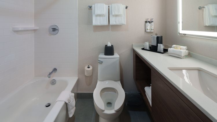 Holiday Inn Laval-Montreal Room