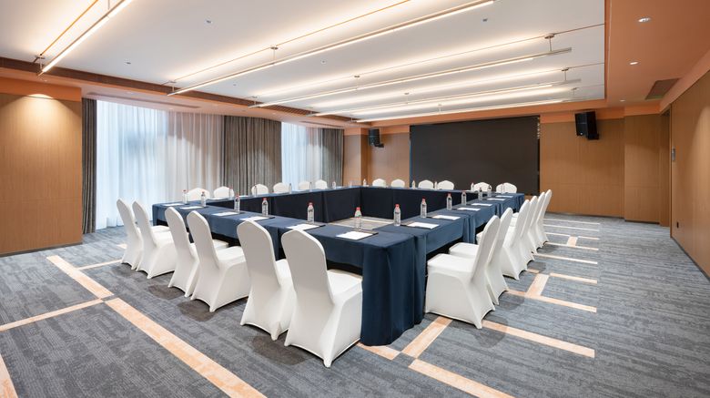 <b>Hampton Jingdezhen Porcelain Center Meeting</b>. Images powered by <a href="https://www.leonardoworldwide.com/" title="Leonardo Worldwide" target="_blank">Leonardo</a>.