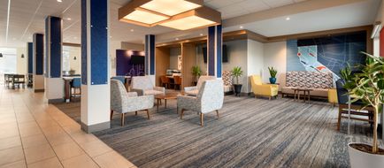 Holiday Inn Express Suites Yuba City Exterior