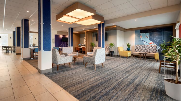 Holiday Inn Express Suites Yuba City Exterior