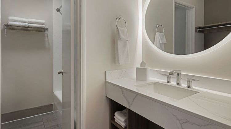 Found Hotels Santa Barbara Room