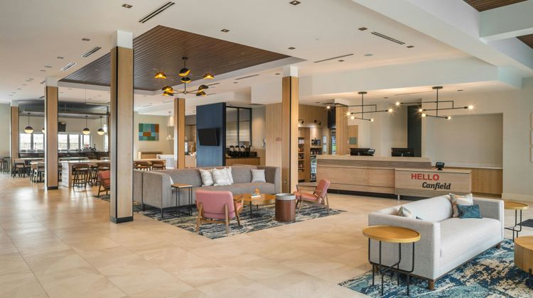TownePlace Suites by Marriott Canfield Lobby