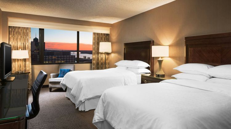 Memphis Riverline Hotel Room