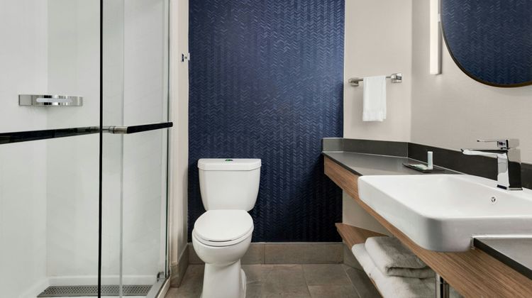 Fairfield Inn & Suites Charleston Room