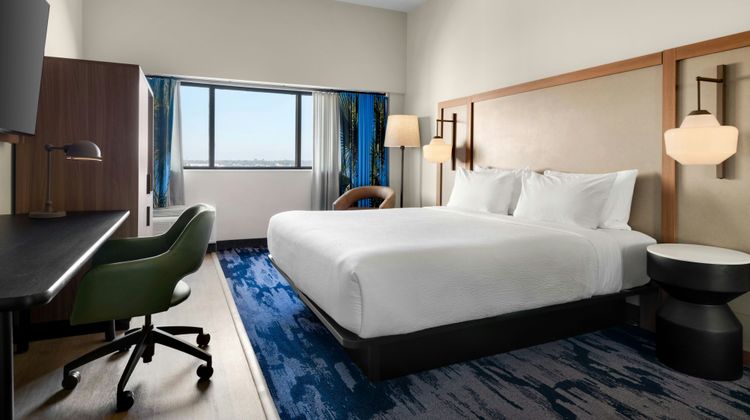 Fairfield Inn & Suites Charleston Room