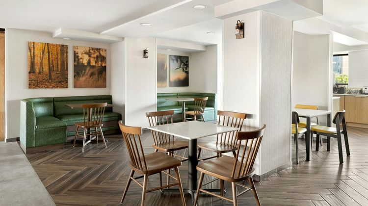 Fairfield Inn & Suites Charleston Restaurant