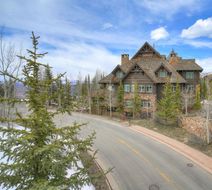 Bachelor Gulch Village Exterior