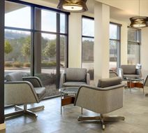 Courtyard Birmingham Homewood Lobby