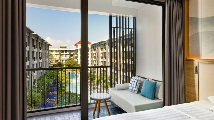 Courtyard Bali Seminyak Resort Pool