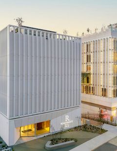 Renaissance Porto Lapa Hotel