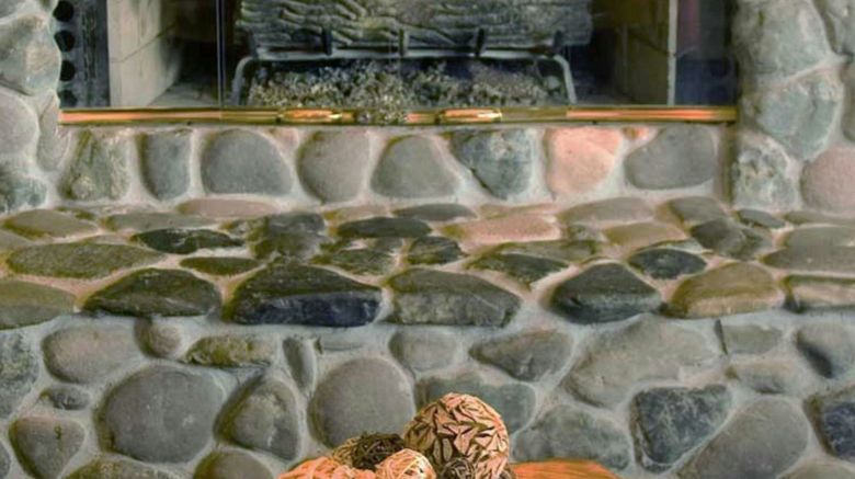 <b>The Lodge at Roseburg Lobby</b>. Images powered by <a href="https://www.leonardoworldwide.com/" title="Leonardo Worldwide" target="_blank">Leonardo</a>.