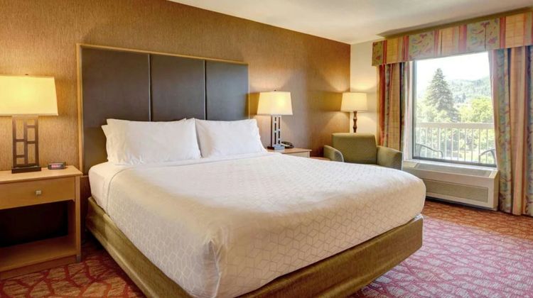 The Lodge at Roseburg Room