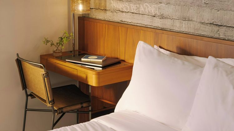 Hotel Henri NY Room