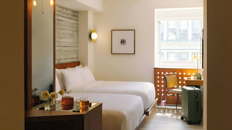 Hotel Henri NY Room