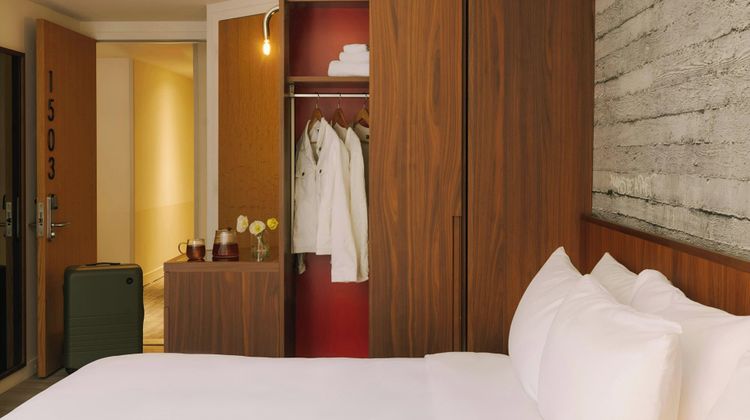 Hotel Henri NY Room