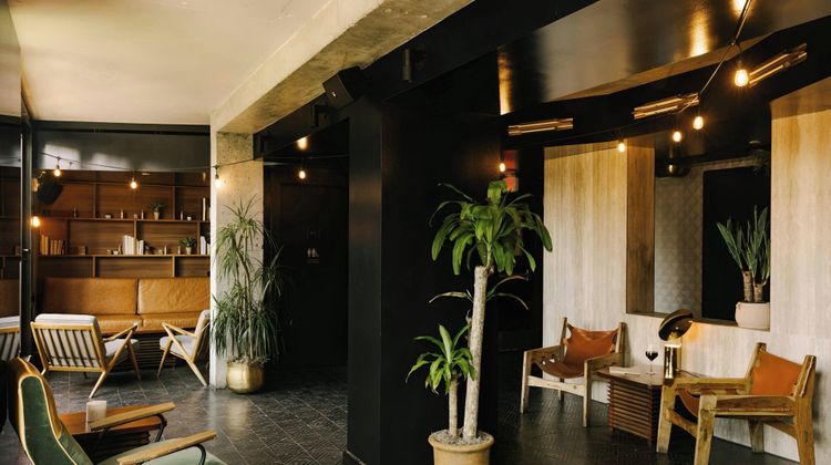 Hotel Henri NY Lobby