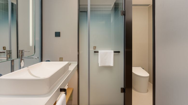 <b>Holiday Inn Exp High Tech Zone Room</b>. Images powered by <a href="https://www.leonardoworldwide.com/" title="Leonardo Worldwide" target="_blank">Leonardo</a>.