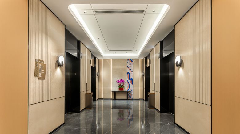 <b>Holiday Inn Exp High Tech Zone Lobby</b>. Images powered by <a href="https://www.leonardoworldwide.com/" title="Leonardo Worldwide" target="_blank">Leonardo</a>.