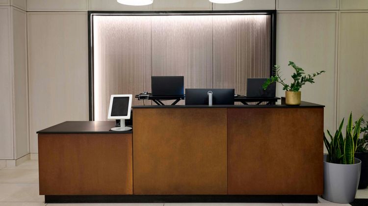 COVE-Landmark Pinnacle Lobby
